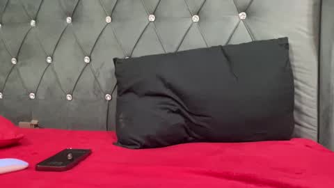 QUEEN online show from January 11, 2025, 9:26 am