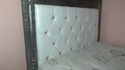 Snapshot of queenchloe1 chatting on April 13, 2026, 6:57 pm queenchloe1 online show from April 13, 2026, 6:57 pm