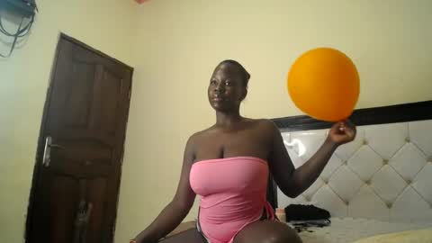 queencila online show from July 24, 2026, 6:39 pm