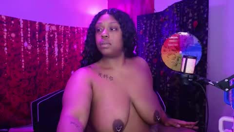 Queen Cherise Roze online show from February 16, 2026, 6:42 am