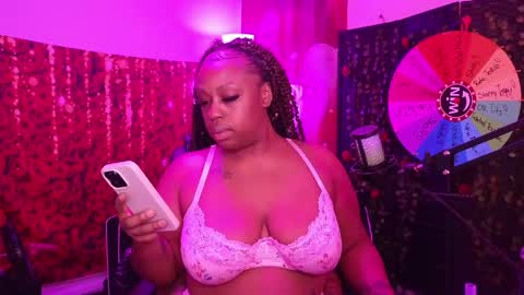 Snapshot of queencroze chatting on May 4, 2026, 6:26 pm Queen Cherise Roze online show from May 4, 2026, 6:26 pm