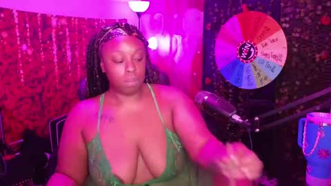 Snapshot of queencroze chatting on May 28, 2026, 5:10 pm Queen Cherise Roze online show from May 28, 2026, 5:10 pm
