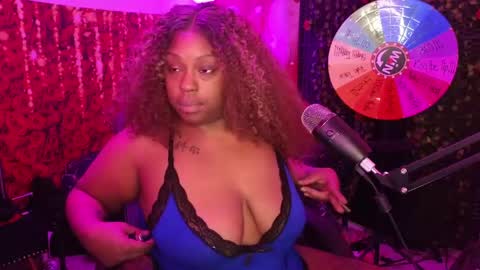 Snapshot of queencroze chatting on June 5, 2026, 2:01 pm Queen Cherise Roze online show from June 5, 2026, 2:01 pm