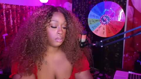 Snapshot of queencroze chatting on June 17, 2026, 2:36 am Queen Cherise Roze online show from June 17, 2026, 2:36 am