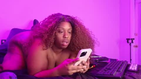 Snapshot of queencroze chatting on July 1, 2026, 3:41 am Queen Cherise Roze online show from July 1, 2026, 3:41 am