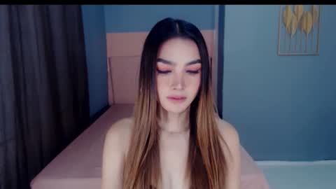 queenemeraldts online show from November 6, 2025, 3:07 am