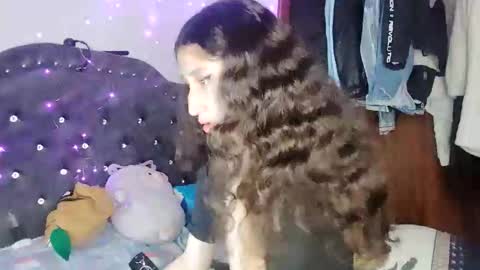 Snapshot of queenjenn__ chatting on November 27, 2025, 3:08 am QUEENJEENN online show from November 27, 2025, 3:08 am