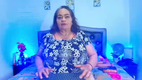 Snapshot of queenmature chatting on April 19, 2026, 1:10 pm VickyBoobss online show from April 19, 2026, 1:10 pm