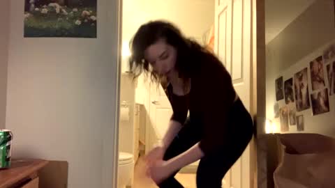 Snapshot of queenmilady chatting on January 17, 2025, 1:25 am Sarlei Sar-uh-lie online show from January 17, 2025, 1:25 am