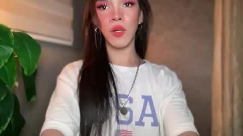 Snapshot of queenn_xxx chatting on May 3, 2026, 4:40 am QUEEN online show from May 3, 2026, 4:40 am