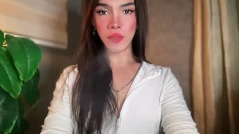 Snapshot of queenn_xxx chatting on May 10, 2026, 3:23 am QUEEN online show from May 10, 2026, 3:23 am