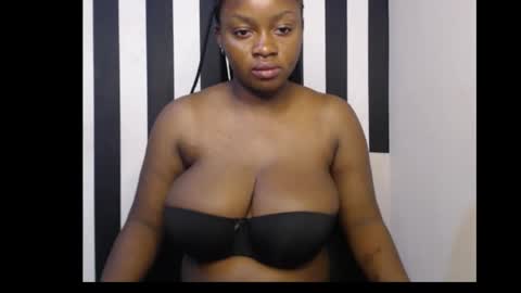 Zoey online show from October 16, 2025, 12:33 am