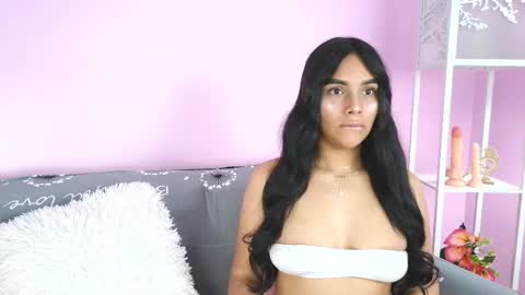 Snapshot of queenofchains chatting on October 18, 2025, 12:06 pm queenofchains online show from October 18, 2025, 12:06 pm