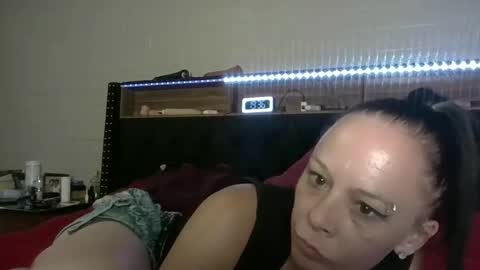 queenofmen33 online show from June 8, 2026, 2:34 am