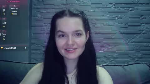 Snapshot of queenofmodels chatting on February 6, 2026, 6:22 pm QueenOfModels online show from February 6, 2026, 6:22 pm