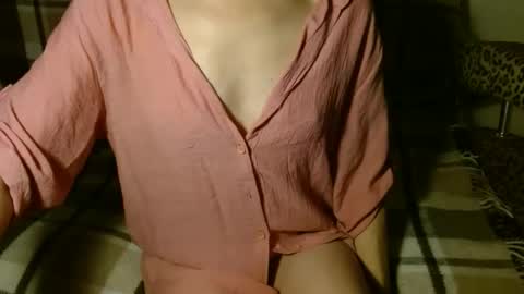 queenoftenderness online show from December 17, 2024, 6:42 pm