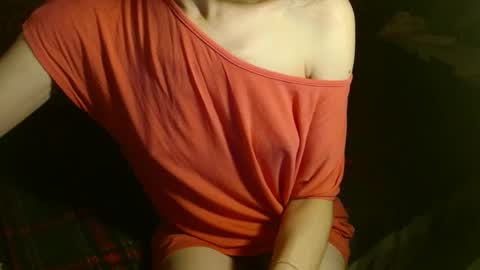 queenoftenderness online show from March 4, 2025, 7:54 pm