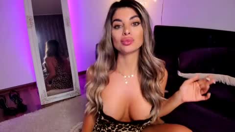 Queennofyuredreams online show from May 15, 2026, 11:23 pm