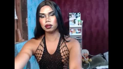 queenpinayebony_xx online show from March 28, 2026, 2:27 pm