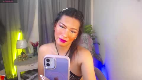 Sabrina online show from November 13, 2025, 2:05 pm