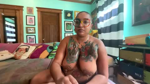 Queen Hilarity online show from March 28, 2026, 7:57 pm