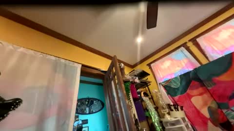 Queen Hilarity online show from April 1, 2026, 11:13 pm