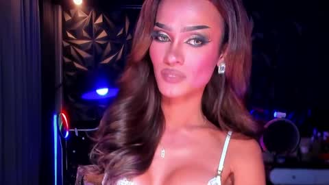 Snapshot of queenvalentinats chatting on May 27, 2026, 9:56 pm ValentinaMoone online show from May 27, 2026, 9:56 pm