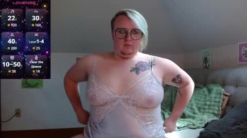 Snapshot of queerlyjaz chatting on May 30, 2026, 5:32 pm queerlyjaz online show from May 30, 2026, 5:32 pm