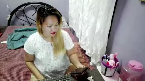 quelly40 online show from October 28, 2025, 7:05 pm