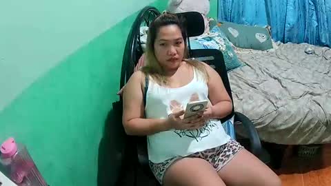 Snapshot of quelly40 chatting on April 24, 2026, 1:35 pm quelly40 online show from April 24, 2026, 1:35 pm