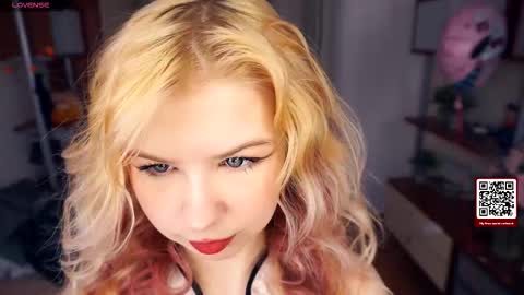 Tate online show from November 9, 2025, 5:06 am