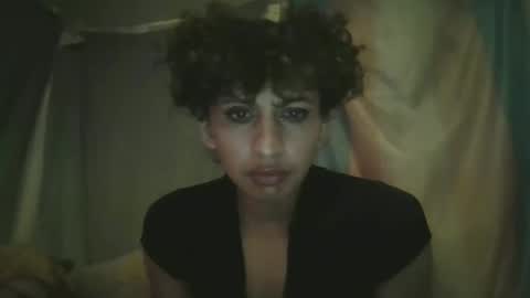 Snapshot of queridamiahh chatting on February 20, 2026, 12:27 pm Mia online show from February 20, 2026, 12:27 pm