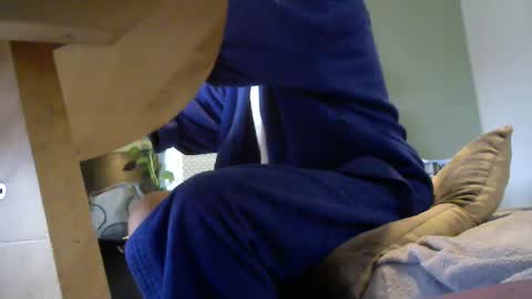 quetequeres online show from February 15, 2026, 8:57 am