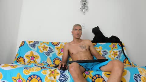 Snapshot of quinnandpuma chatting on December 8, 2024, 11:40 pm QuinnAndPuma online show from December 8, 2024, 11:40 pm