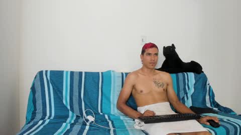 Snapshot of quinnandpuma chatting on January 31, 2025, 3:52 am QuinnAndPuma online show from January 31, 2025, 3:52 am