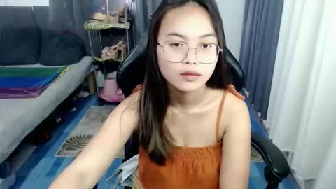 Quinne online show from September 15, 2025, 4:34 am