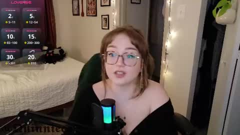 Snapshot of quinniecat chatting on June 10, 2026, 2:23 am Quinn online show from June 10, 2026, 2:23 am