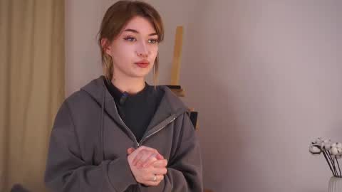 Alice online show from November 25, 2025, 1:44 pm