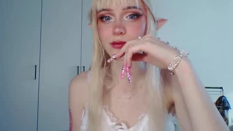 Lana Pollio online show from June 10, 2026, 3:22 pm