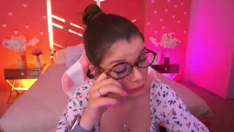 Snapshot of qweenlina chatting on June 18, 2026, 9:14 am Karolina online show from June 18, 2026, 9:14 am