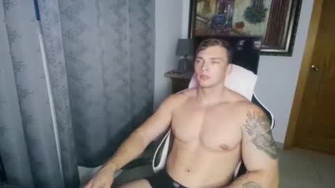 Snapshot of r9dima1998 chatting on November 10, 2025, 3:27 am Dmitry online show from November 10, 2025, 3:27 am