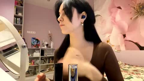 Ari online show from November 13, 2025, 3:22 pm