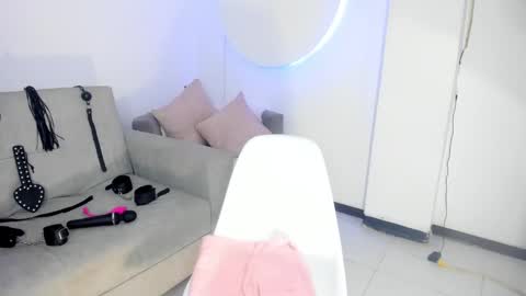 RACHEL ES online show from January 23, 2025, 4:09 am