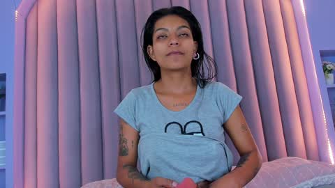 Snapshot of rachel_martinez chatting on January 18, 2025, 11:43 am RACHEL online show from January 18, 2025, 11:43 am