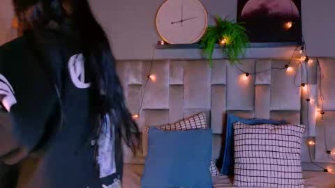 Snapshot of rachel_martinez chatting on October 22, 2025, 11:32 am RACHEL online show from October 22, 2025, 11:32 am