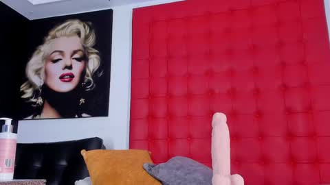  DALIANA  online show from April 30, 2026, 1:17 pm