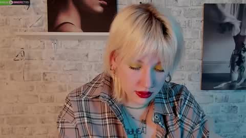 Snapshot of rachelcart chatting on February 24, 2025, 3:33 am RachelCart online show from February 24, 2025, 3:33 am