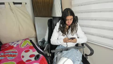 Snapshot of rachell_criss chatting on February 9, 2025, 6:43 am Rachell online show from February 9, 2025, 6:43 am