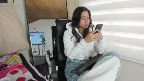 Snapshot of rachell_criss chatting on February 9, 2025, 4:50 pm Rachell online show from February 9, 2025, 4:50 pm