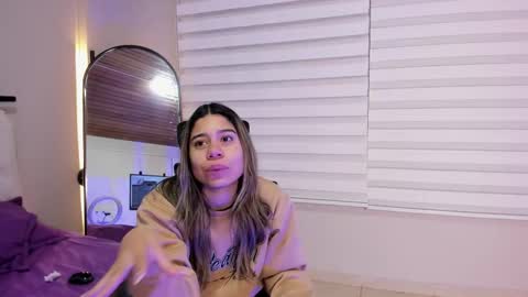 Snapshot of rachell_criss chatting on October 4, 2025, 4:32 am Rachell online show from October 4, 2025, 4:32 am